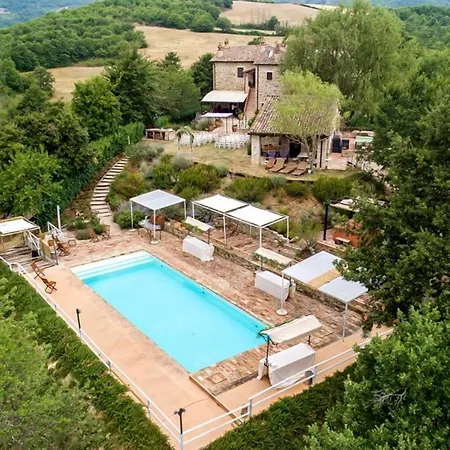 Sleeps 17 Pool Wifi